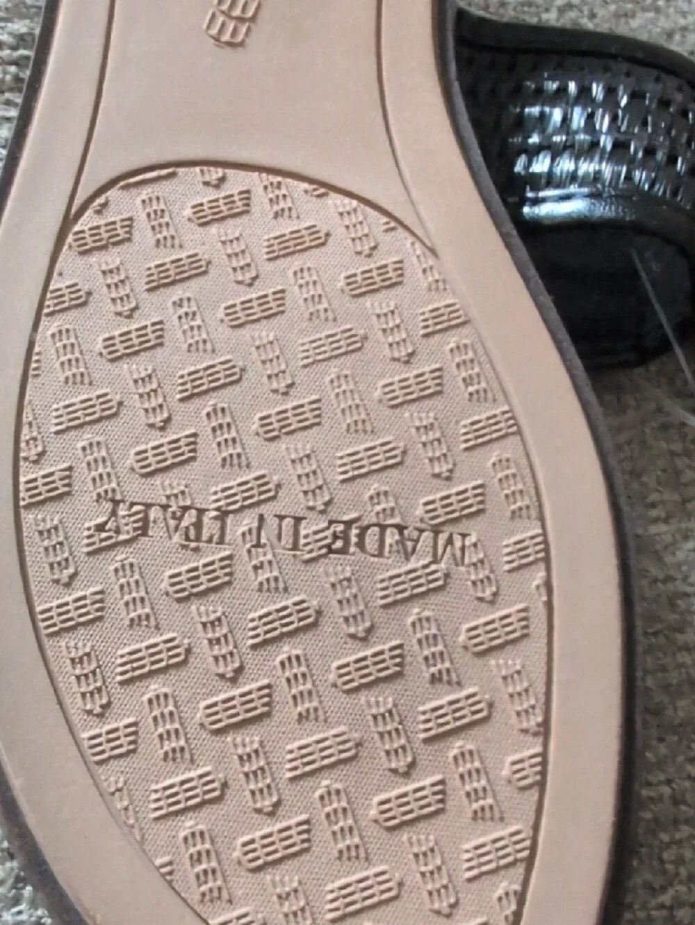 Italian Shoemakers sleek black